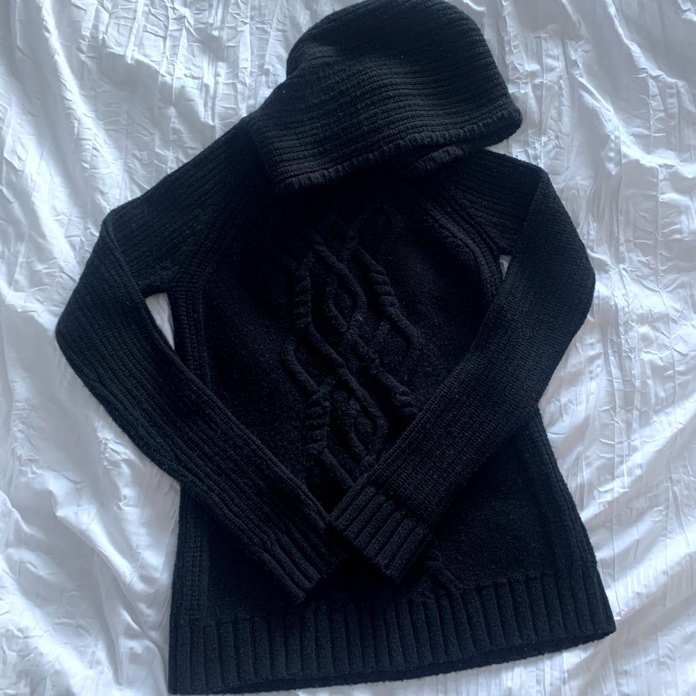Athleta sweater